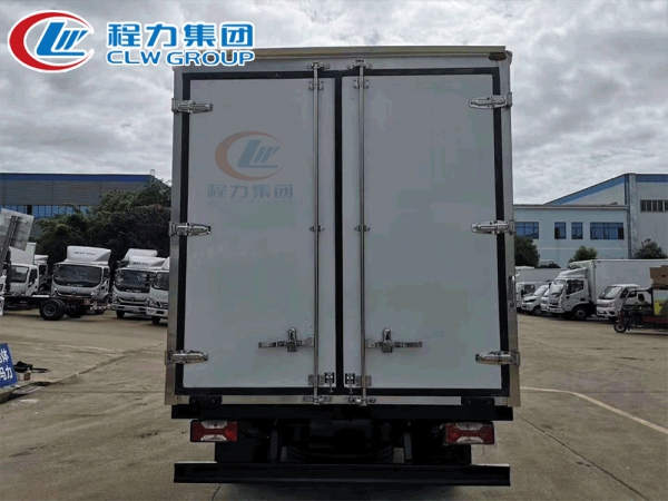 国六跃进自动档冷藏车