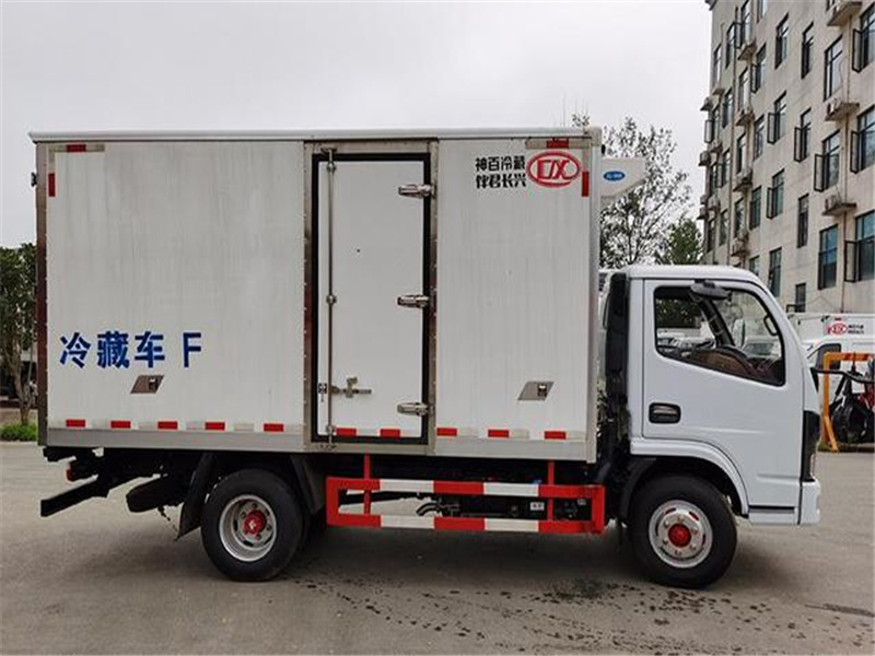 国六东风多利卡D6冷藏车