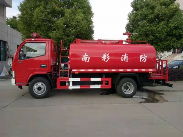 多功能洒水车