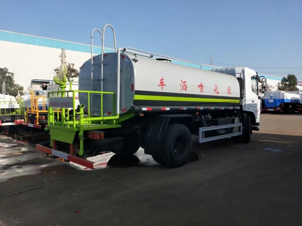 国六D3L 15立方洒水车