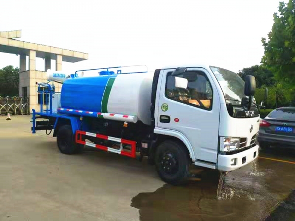 不上户东风福瑞卡5吨洒水车