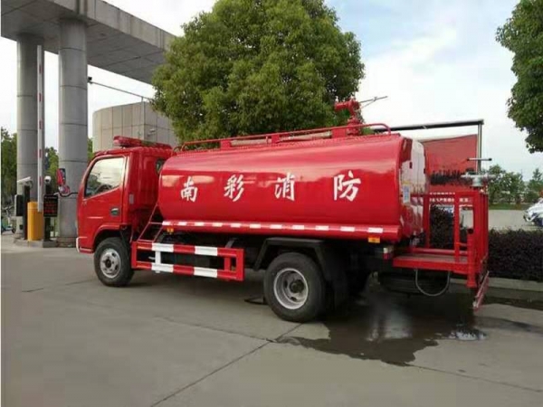 多功能洒水车