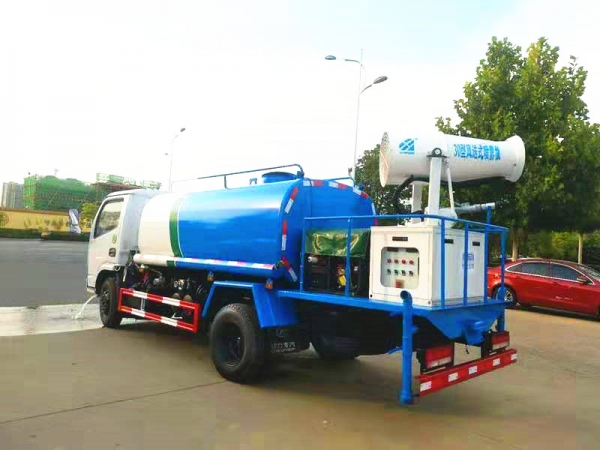 不上户东风福瑞卡5吨洒水车