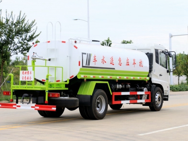 国六东风天锦12吨洒水车