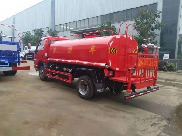 不上户福田5方洒水车