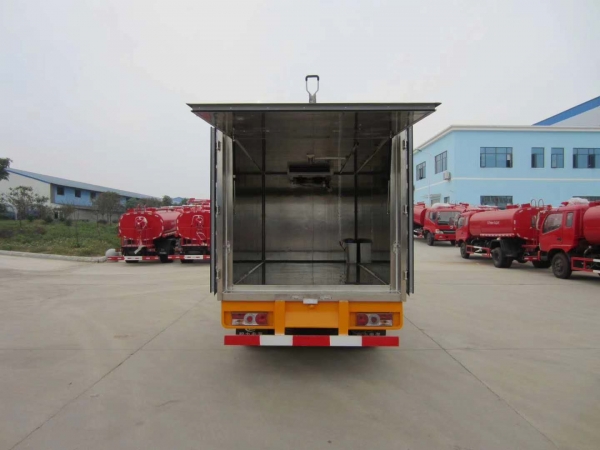 14方东风医疗废物转运车