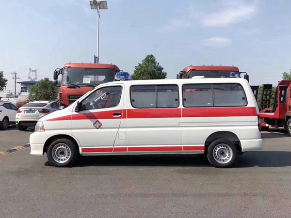 金杯新快运救护车