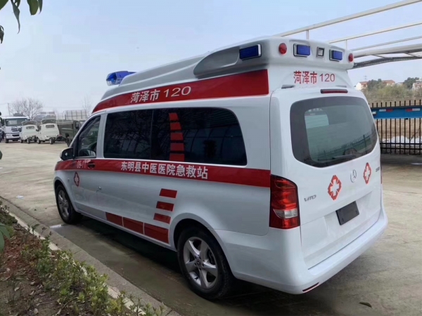 奔驰威霆负压救护车