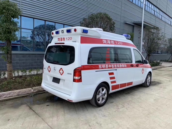 奔驰威霆负压救护车