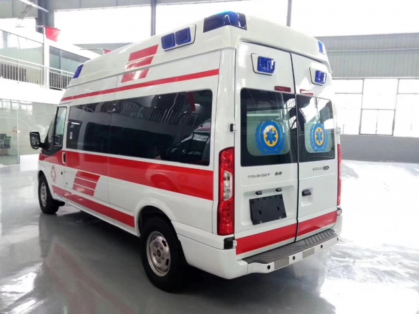 福特V348长轴（高福星）顶救护车