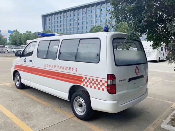 金杯新快运救护车