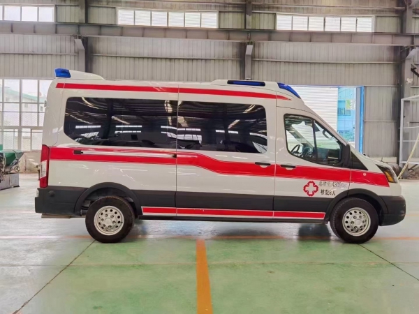 四驱福特猛禽救护车