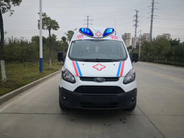 国六自动挡—V362监护型救护车