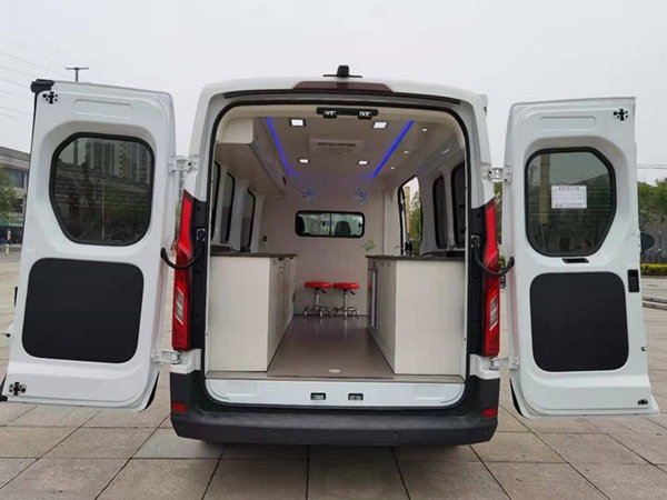 大通V90医疗体检车