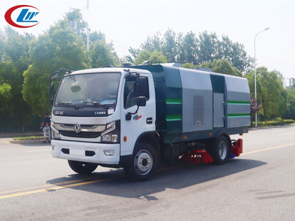 国六东风凯普特吸尘车