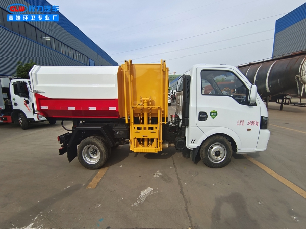 国六东风途逸挂桶垃圾车