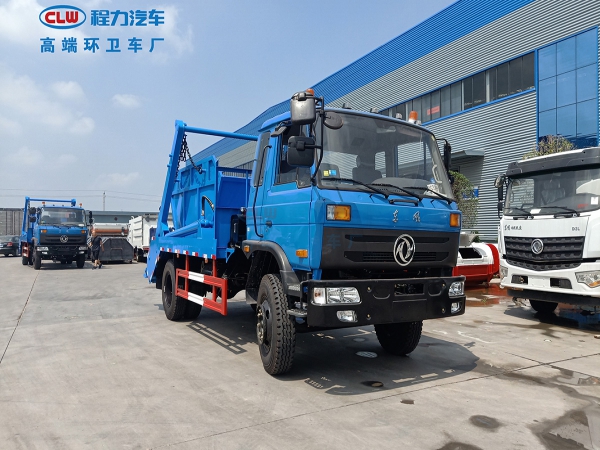 东风145摆臂垃圾车-出口