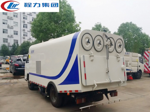 江铃小型5方吸尘车