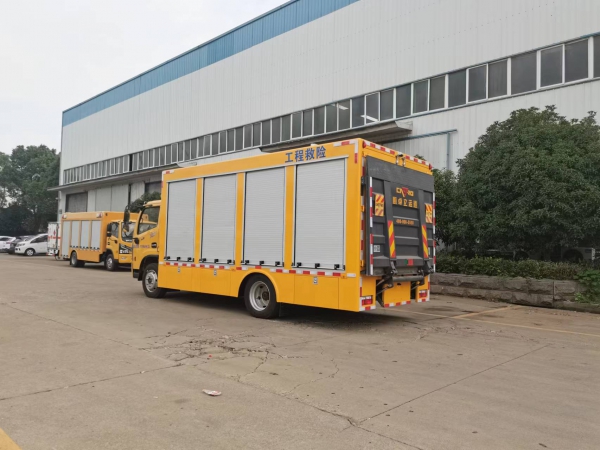 东风多利卡D7抢险排水车2000方