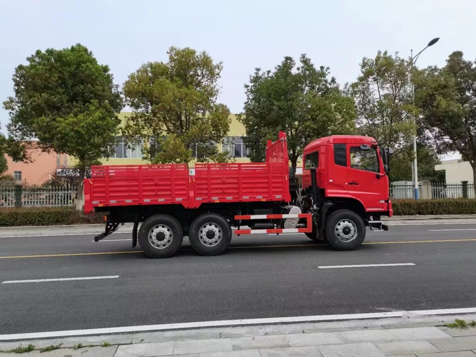 越野运兵车\六驱运兵车